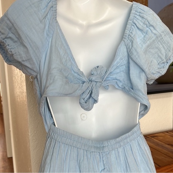 Jessica Simpson 100% cotton cut out back dress. Ties in back. - Picture 3 of 3